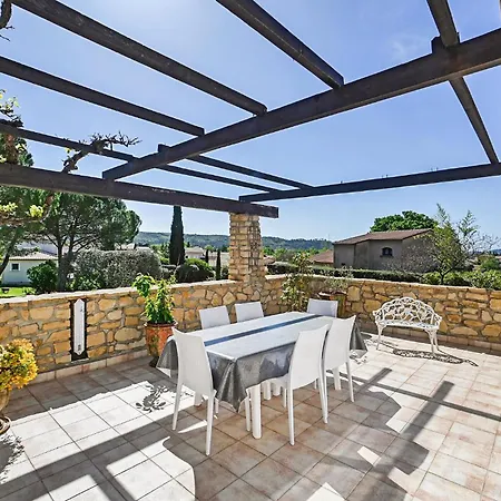 4 Bedroom Gorgeous In Saint-julien-les-rosie Σπίτι διακοπών *