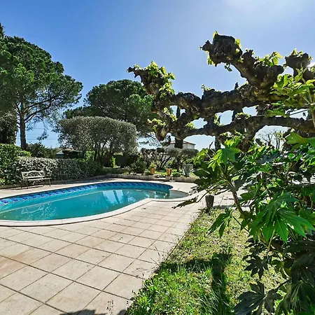 Holiday home Cozy In Saint-julien-les-rosie