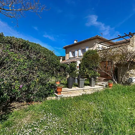 4 Bedroom Gorgeous In Saint-julien-les-rosie Saint Julien Les Rosiers