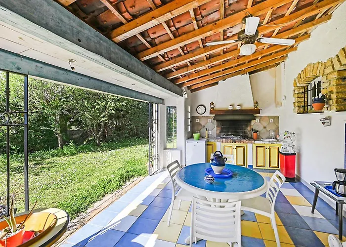 Lovely In Saint-julien-les-rosie Saint-Julien-de-Valgalgues