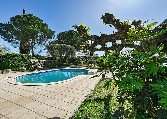 Casa de Férias Lovely In Saint-julien-les-rosie