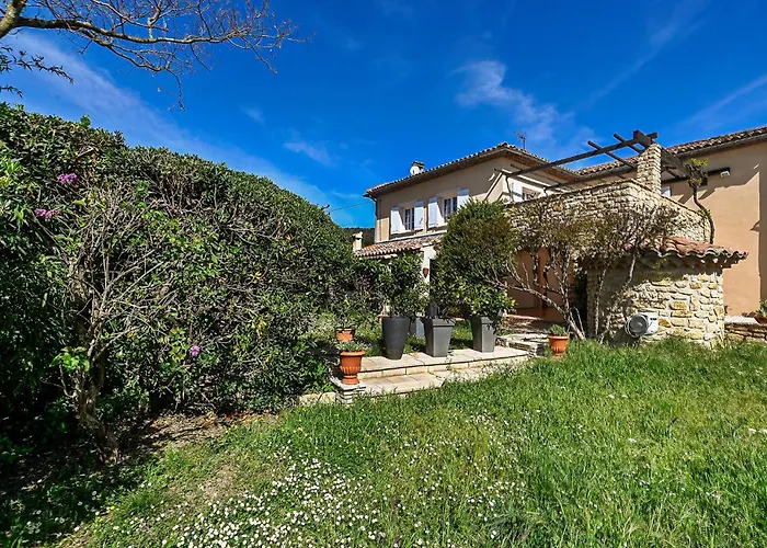 Lovely In Saint-julien-les-rosie Saint-Julien-de-Valgalgues